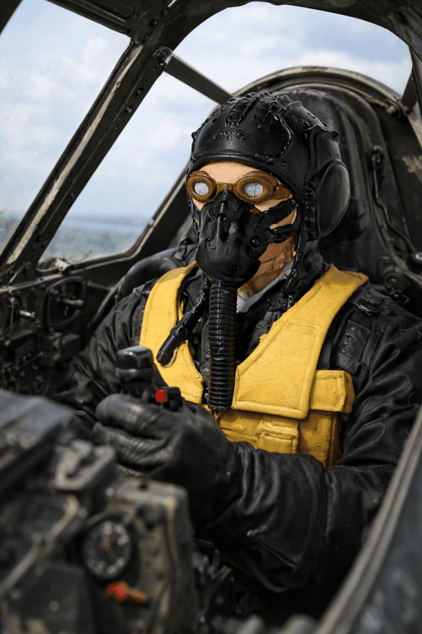 German ww2 fighter pilot scale 1/18 50mm tall