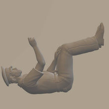 Model Figure of a Airline pilot Sitting 124 (25mm high) 00 Gauge Scale 1:76