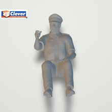 Model Figure of a Airline pilot Sitting 124 (25mm high) 00 Gauge Scale 1:76
