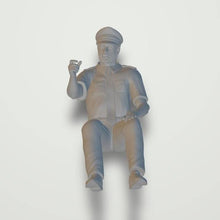 Model Figure of a Airline pilot Sitting 124 (25mm high) 00 Gauge Scale 1:76
