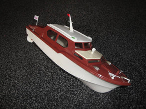 Accurate Derwent Cabin Model Boat Cruiser Flag
