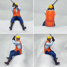 Railway worker Digging 350 G Gauge 70mm Scale 1.24
