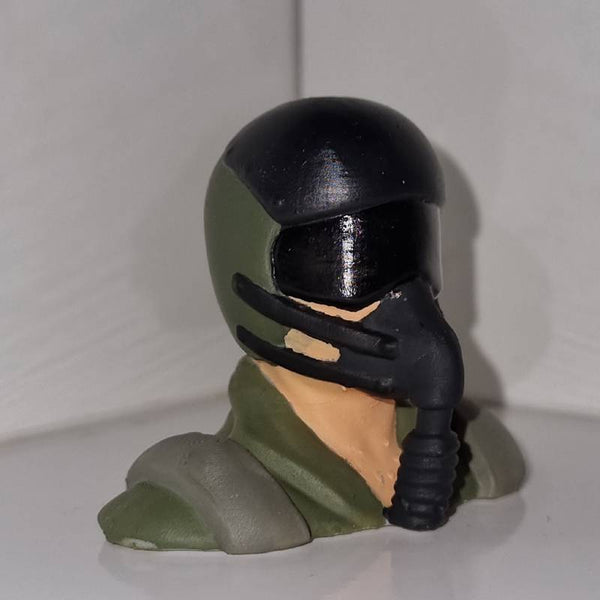 Figure of a Jet Fighter Pilot- visor (35mm high) from 3dclever Scale 1:18
