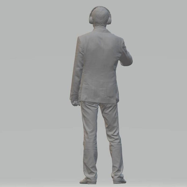 Model Figure of a Man with a Microphone 126 (70mm high) G Gauge Scale 1:24