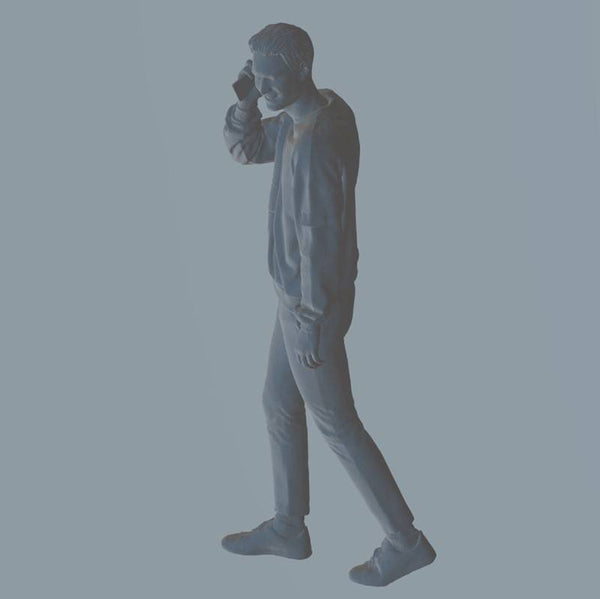 Figure Man Phoning 112 00 Gauge  1:78 scale 25mm tall