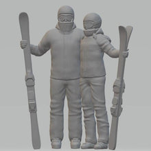 Model Figure of a A pair of skiers 124 (70mm high) 0 Gauge Scale 1:24