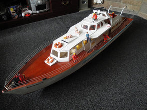 This is a highly-detailed figure of a Women in a Bikini 36 (70mm high) G gauge Scale 1:24