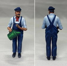 Railway Worker with flag 353 G Gauge 70mm Scale 1.24