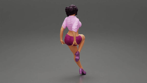 Highly-detailed Figure of a Women in Shorts 141  ,70mm high from 3dClever Scale 1:24