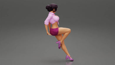 Highly-detailed Figure of a Women in Shorts 141  ,70mm high from 3dClever Scale 1:24