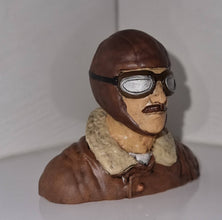 Highly-detailed Figure of a WW1 Bi-Plane Pilot 50 mm high, 62mm wide, 30mm deep from 3Dclever Scale 1:12